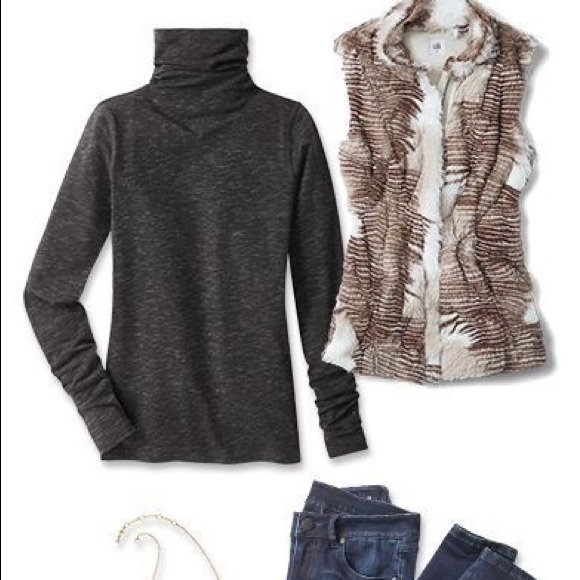 CAbi Aspen Vest-Faux Shearling and softer! - Picture 6 of 7